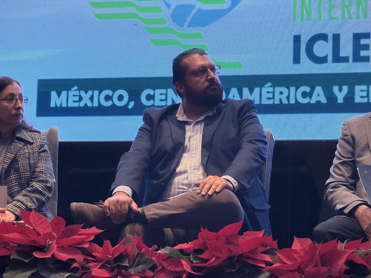 MendietaRivera's tweet image. ♻️🔥 Representando a SLP en @ICLEImx desde San Nicolás.
Por instrucción del alcalde @EF_Galindo, llevamos la visión de residuos y circularidad de una ciudad más amable con el planeta. 🌍💙
SLP en la conversación global. 🚀✨

#SanLuisAmable