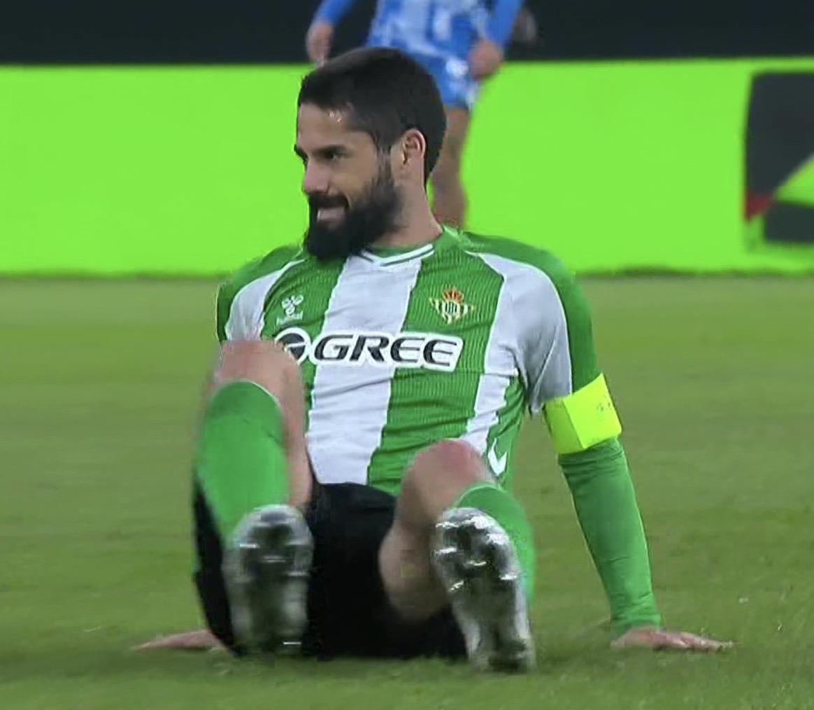 TouchlineX's tweet image. Isco can&apos;t catch a break. 💔