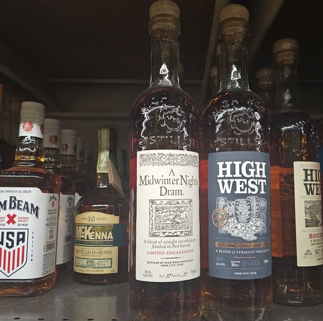 davidreference9's tweet image. Available bottles at comfortable prices, what&apos;re your interests 🥃💯✅