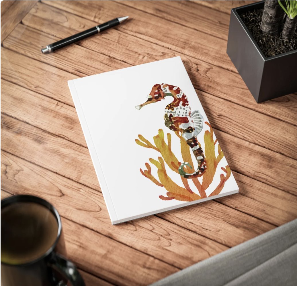 HermisioTheCrab's tweet image. 🐉 Ocean lovers, meet your new favorite notebook! A5 Seahorse &amp;amp; Sea Dragon art! 📔💙

stufffoundonthemap.etsy.com/listing/186011…

#Journals #Notebooks #Writers #Art #Organizers #writting #Creativity #ocean