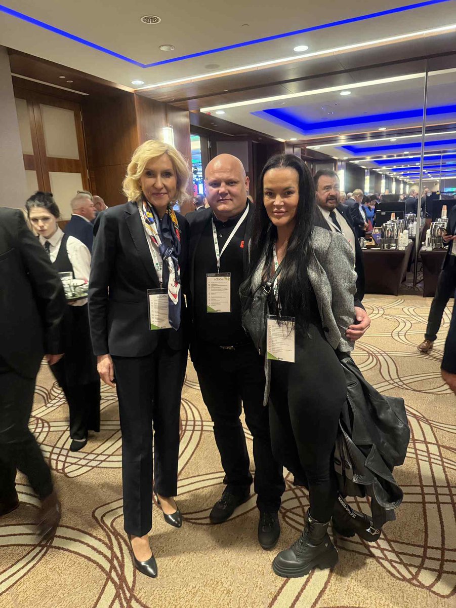 Z szefową <a href="/Paslawska/">Urszula Pasławska</a> Urszulą na Kongresie #PSL