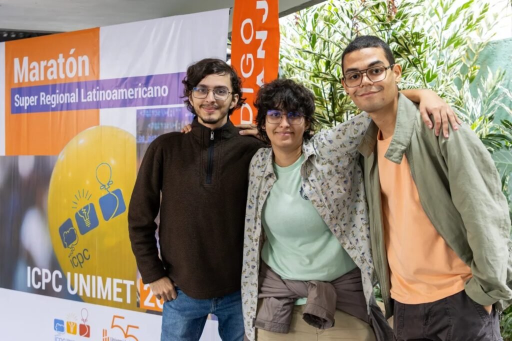 IngenieriaUCAB_'s tweet image. Estudiantes de Informática #UCAB destacaron en Maratón Súper Regional de #Programación

Tres equipos ucabistas pusieron a prueba sus habilidades en resolución de problemas algorítmicos frente a competidores de otras cuatro universidades de Caracas.

Nota➡️goo.su/Nnyaca