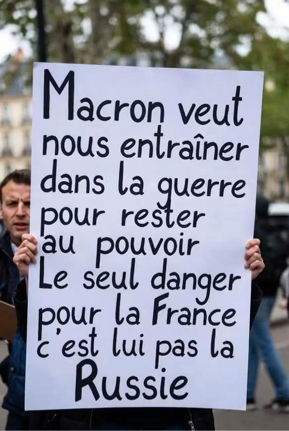 pilotte_daniel_'s tweet image. Bs @Marieambre22 @alainparison14 @Philo95857560 @ElisalaureGigi @urbany73 @ClairMarjo70055 @Soleil062 @Line7575 @Ad_Vitam44_ @rachousorciere @Agatha_K_Co_ @feva88 @simsim110162 @JuniorGuibole @Taranis__France @GaucheMafia #PharePatriote #FoulardBlanc #Frexit #GauloisRefractaire