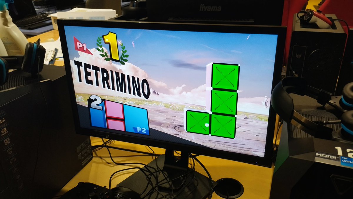 2-2 à la weekly en full tetrimino/hero

Le perso n'a AUCUN potentiel entre mes mains mais c'est hilarant