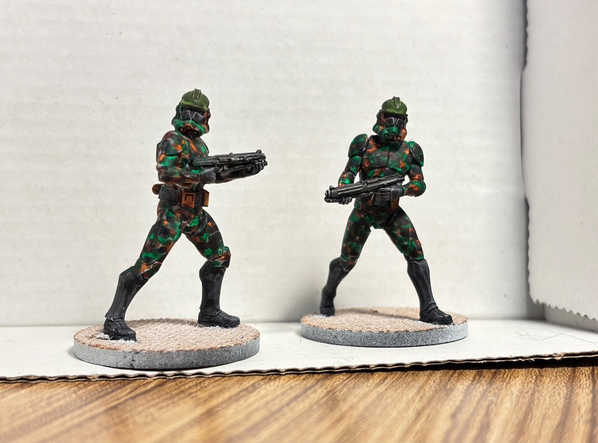 Jungle camo troopers. 40mm, used speed paint markers.
