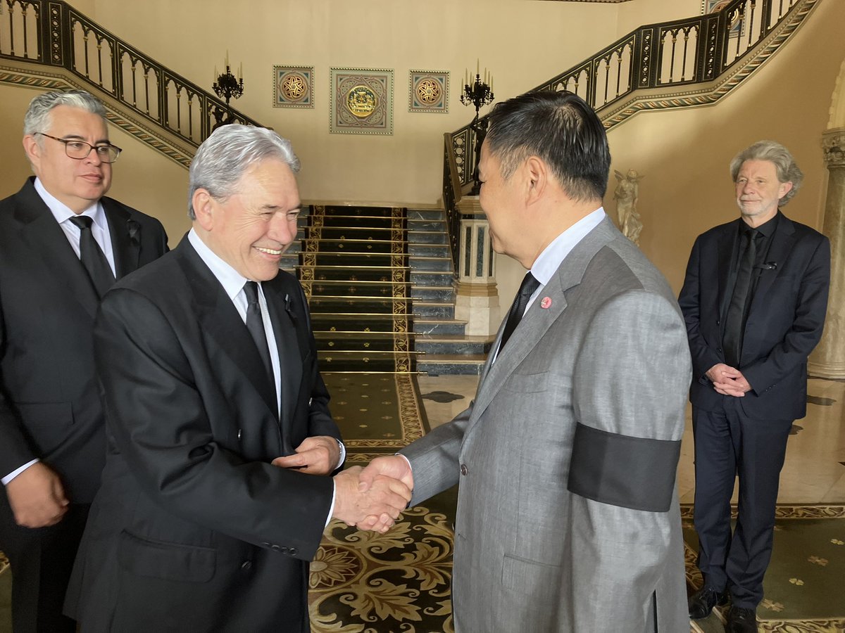 The Minister was delighted to catch up again with the Prime Minister of Thailand, Anutin Charnvirakul, at Government House in Bangkok. 

The Minister conveyed his condolences on the passing of Queen Sirikit, the Queen Mother of Thailand, and on the recent flooding in southern