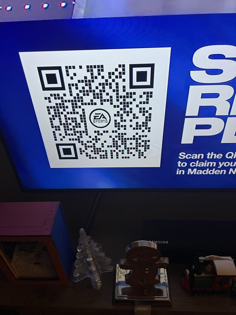 YouSeriousClark tweet media