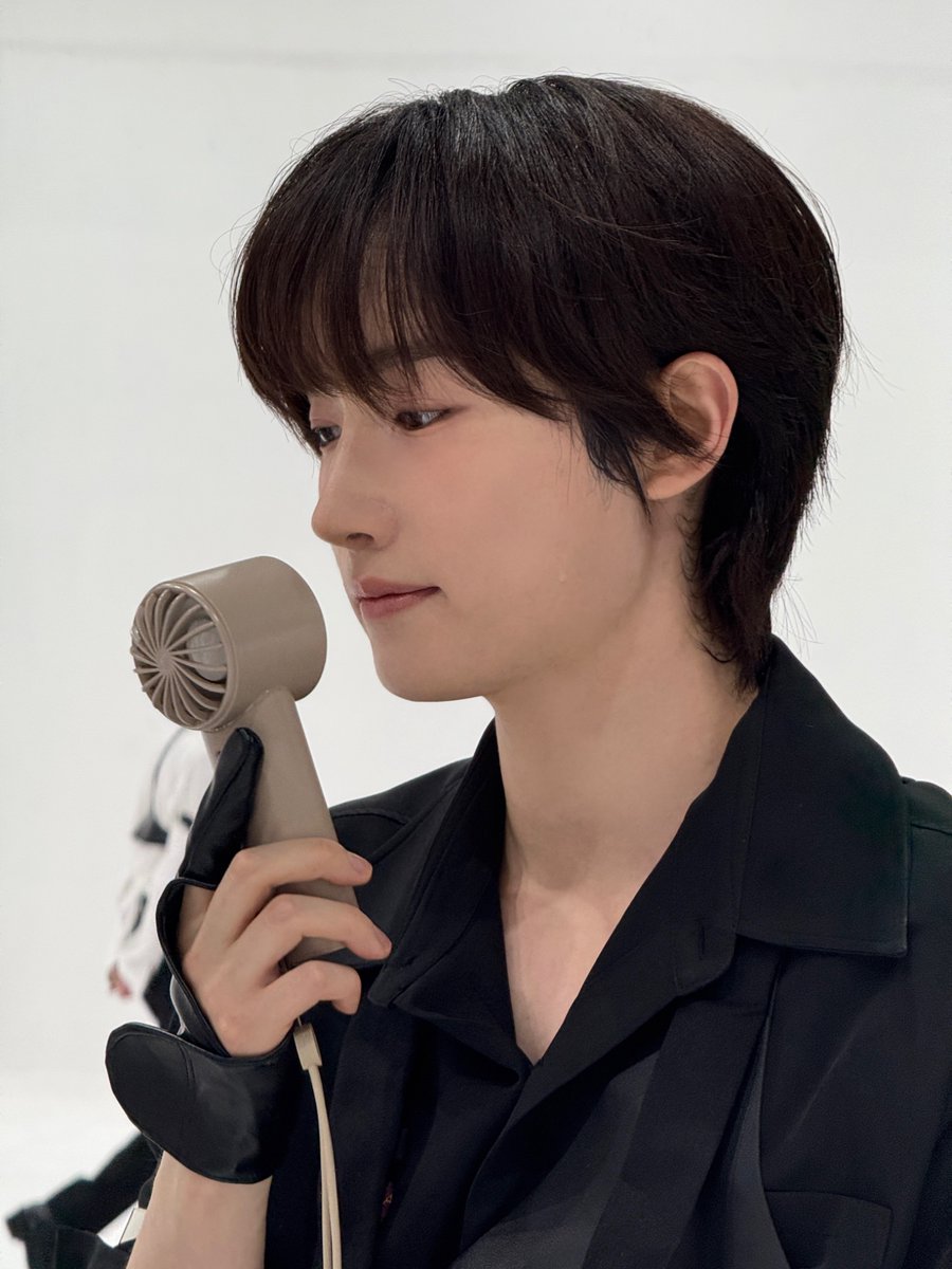TPST_twt's tweet photo. [#혁] 내일 보자 iE🤍🤟 https://t.co/t32r1qsKmi