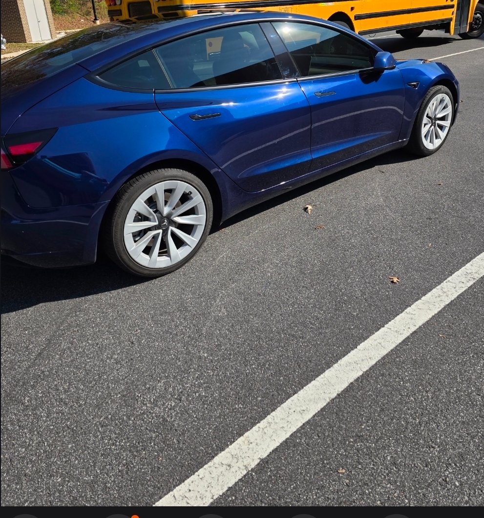 TheDukeOfStoke's tweet image. So fresh, so clean, still turning heads like it’s day one 🔥💙
#Tesla #Model3 #DeepBlueMetallic #EVLife #SoFreshSoClean