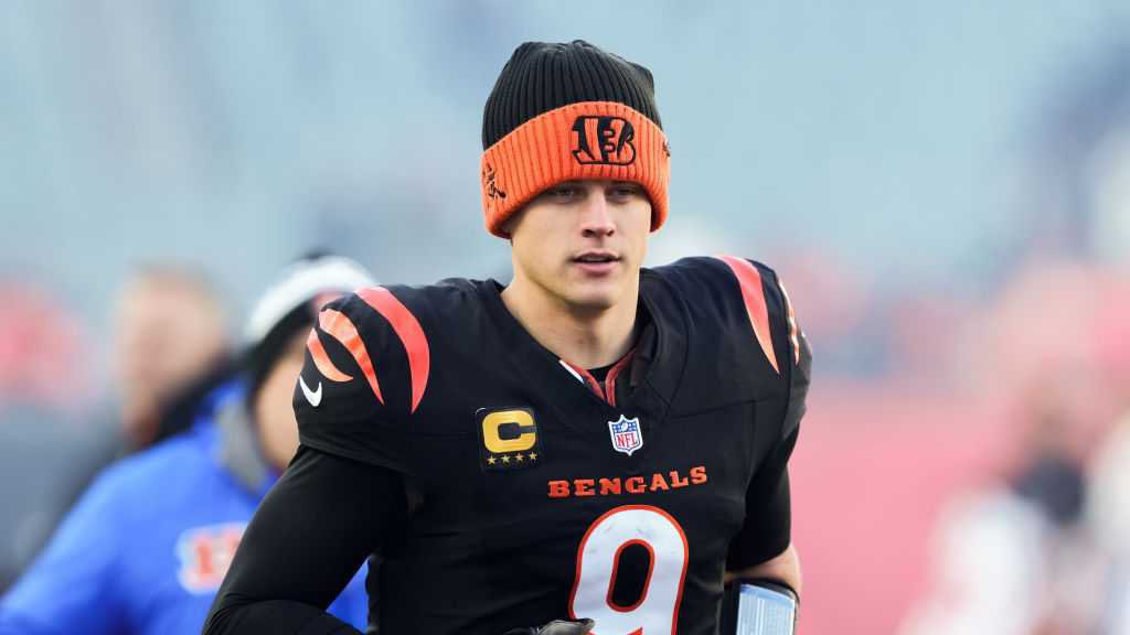 Joe Burrow told the NBC crew that when he heard the recovery time for his surgery was 12 weeks, he thought “that’s the general timeline for the normal population.”

🥶🥶🥶