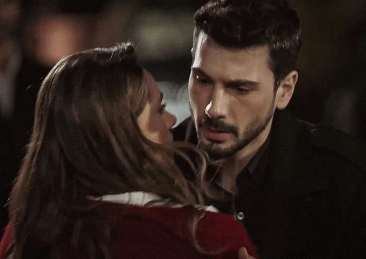 والله انهم افضل كابل في تاريخ تركيه ومش هيجي زيهم تاني ومكنش في قبلهم أصلا و مش مسموح لحد يناقشني في النقطه دي او يعترض ومفيش حرية رأي في الموضوع ده و دينيز وميراي مهما مثلو مع اي حد تاني مش هيبقو بنفس الجمال ده و لا ربعه حتي .
#HalZey #DenMir