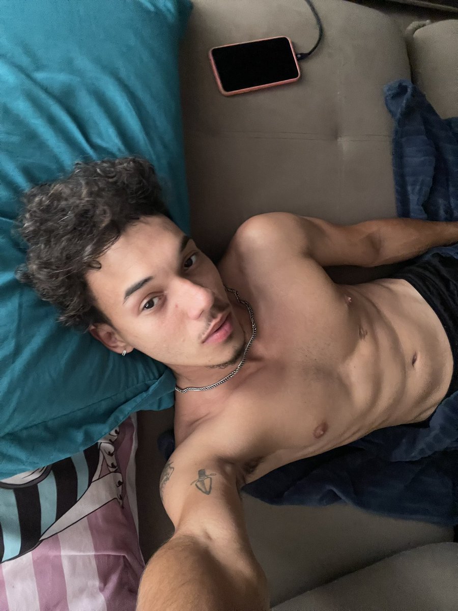 𝖏𝖔𝖓 LIFE OF A SHOWBOY tweet media