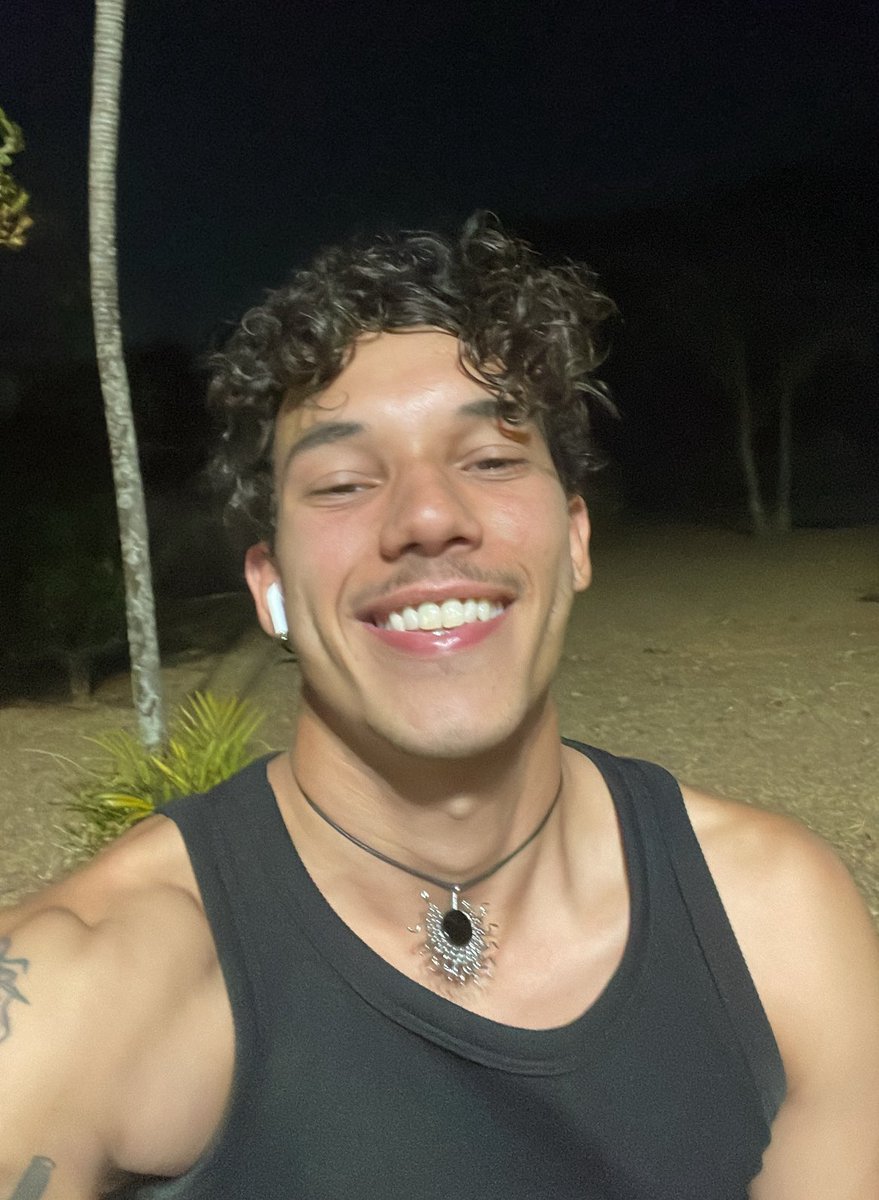 𝖏𝖔𝖓 LIFE OF A SHOWBOY tweet media