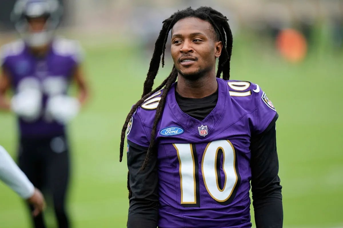 nflrums's tweet image. #Ravens DeAndre Hopkins  has 1000 career RECEPTIONS. #dHOP #RavensFlock #nfl