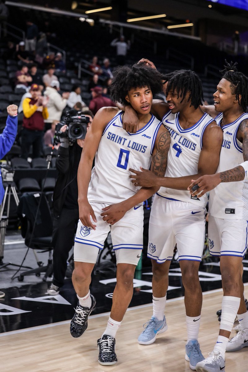 Happy Thames-Giving, Billiken Nation!

#RollBills