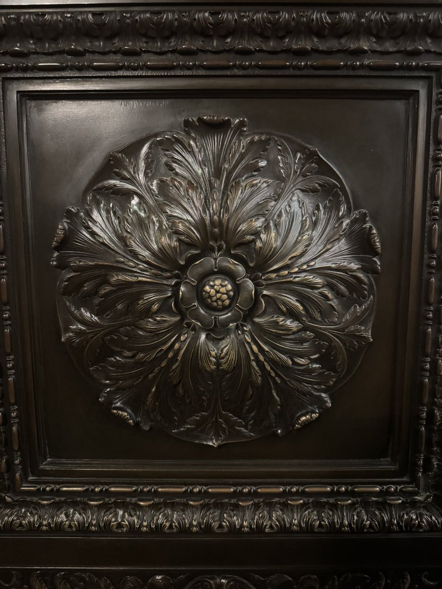 Xyonzhistory's tweet image. New York details - stained glass in Trinity Church. Art deco panel on building. Ceiling tile in New York Library. Man hole cover. 

See the world around you - full of history!