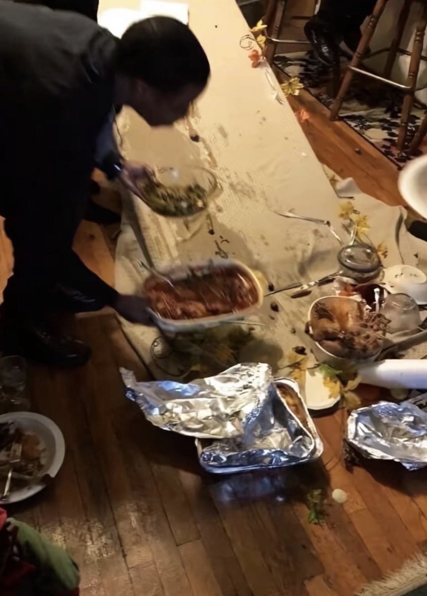 divineleii's tweet image. 