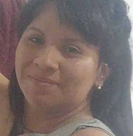 Sabrina Belén Caseres tiene 27 años, desapareció el 26/11/25 en el Barrio Borgatti, Villa Regina, provincia de Río Negro. Vestía remera azul, pantalón jean, zapatillas negras y cartera negra. Se hizo la denuncia, Comisaría 5°. Por favor avisar #Urgente☎️298-4461118, 101 o 911