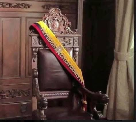 eMena0408's tweet photo. @montesbsc777 @EcuavisaInforma Ahí tu presidente asco. Anda a trabajar. https://t.co/PLKE5tJLtv