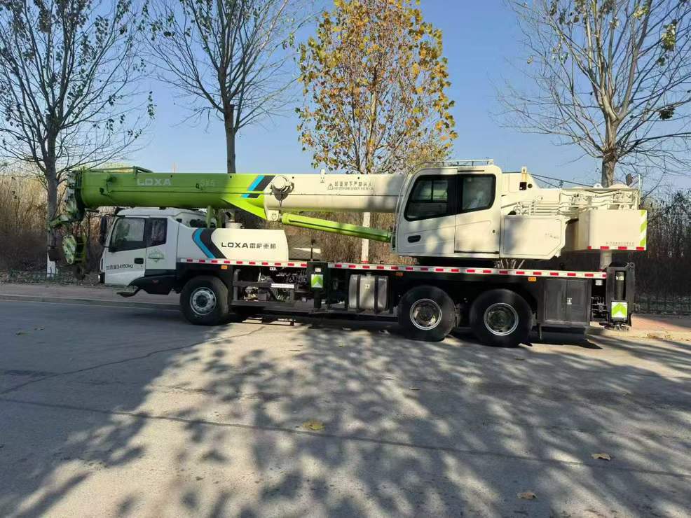 dindang_justin's tweet image. 2021year loxa 25ton truck crane for sale . type FTC25X5 ,43-meter boom, over 10,000 kilometers on the odometer! Over 2,000 hours , good condition , price $44000.
More info:en.dindang168.com/g/102210
#cranemachine #truckcrane #Loxa #25ton #43m #2021