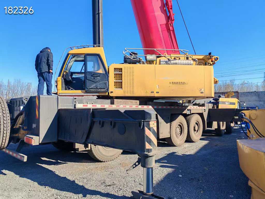 dindang_justin's tweet image. 2022 year sany 350 Ton All Terrain Crane  for sale . type SAC3500C8, 8-section boom, 93-meter boom length, two hooks [80 x 12.5], price $566000.
More info:en.dindang168.com/g/102207
#cranemachine #truckcrane #Sany #35ton #2022