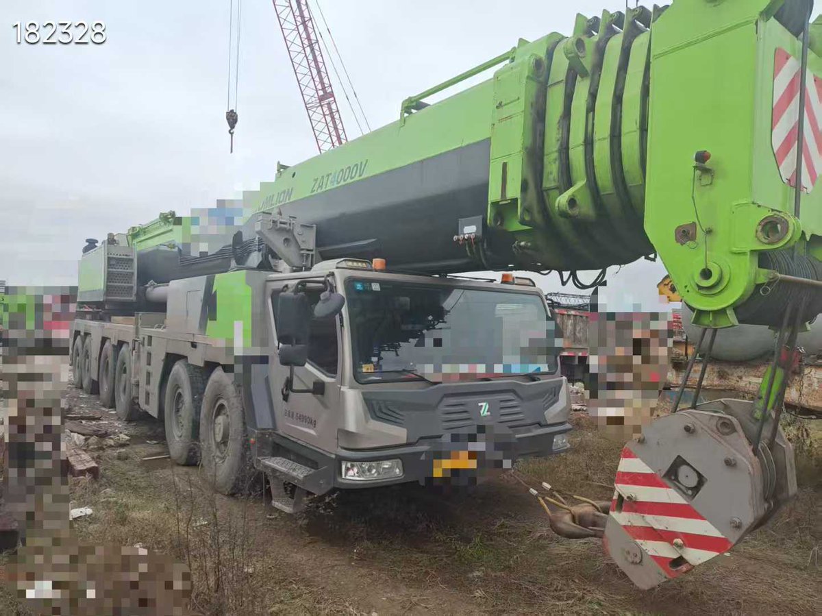 dindang_justin's tweet image. 2020 year Zoomlion 400 ton All Terrain crane for Sale: Type ZAT4000V6, 71 meter mainboom (6 sections), 60 meter vice-jib, 78 meter luffing jib, price $547000.
More info:en.dindang168.com/g/102206
#cranemachine #truckcrane #Zoomlion #400ton #2020