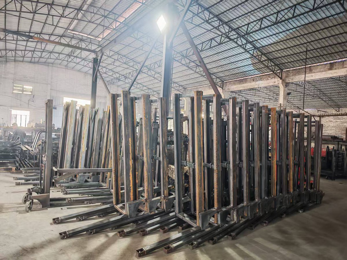 matta_yang's tweet image. Stacker welding process
Ideal for quick pallet moves, loading docks, and tight spaces where big forklifts can&apos;t go. It&apos;s the muscle your team needs without the complex mechanics or high cost.
Matta Yang WhatsApp: 0086-137-12912086
#ManualStacker #MaterialHandling #Logistics
