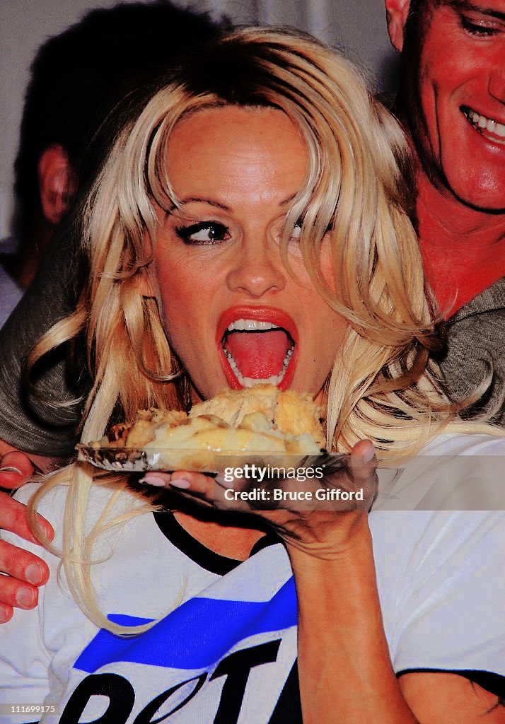 CourtlyZephyr's tweet image. ⁣　⁣

　          𝗛𝗔𝗣𝗣𝗬 𝗧𝗛𝗔𝗡𝗞𝗦𝗚𝗜𝗩𝗜𝗡𝗚   .ᐟ⁣

　⁣                  who’s hungry  .ᐣ

　⁣