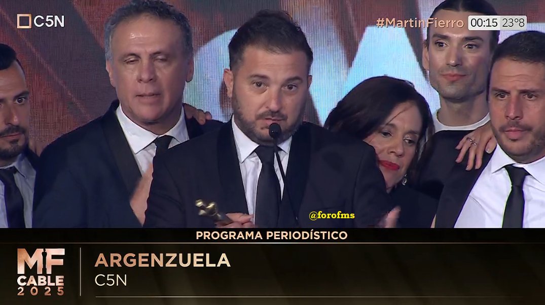 forofms's tweet image. &quot;#Argenzuela&quot; ganó el #MartinFierro como mejor programa periodístico:

&quot;Primero el saludo de y para @rialjorge que por decisión personal y por coherencia decidió no estar esta noche acá con nosotros en esta fiesta&quot; arrancó diciendo @diegobranca que fue, junto al equipo del…