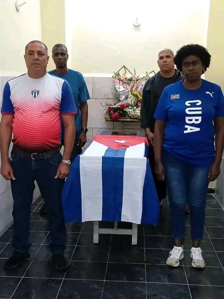 SuselyMorfaG's tweet photo. 🖤Santa Clara despide al boxeador Neslan Machado, quien falleció ⚰️ este 27 de noviembre,comenzó a boxear con ocho años y obtuvo resultados sobresalientes hasta llegar a ser Campeón Nacional,Panamericano y Mundial Juvenil
En nombre del @PartidoPCC llegue sentido y sincero pésame https://t.co/GguI3ADnbN