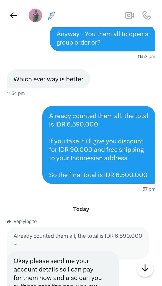 gimggles's tweet image. ‼️ SCAMMER ALERT ‼️

Guys hati2 ya apalagi yang suka jualan pc jumlah banyak, kalau ada yang dm kayak gini gausah digubris dia scammer apalagi sampai minta screenshot data di banking app.

Aku share disini karena aku tau scammernya juga masuk komun ini. Be careful guys!