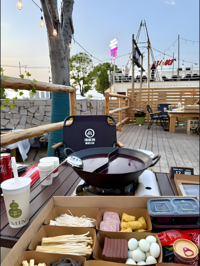 RusticBaby_'s tweet image. キャンプののんびりした時間の中で、独特なグルメ体験が待ち受けています😋✨