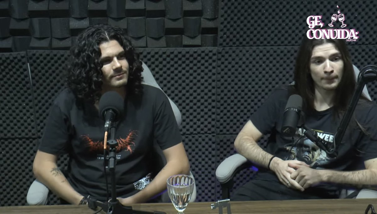 sixstringsdeath's tweet image. e eu que fui no meu primeiro podcast junto dos meus manos voidreds