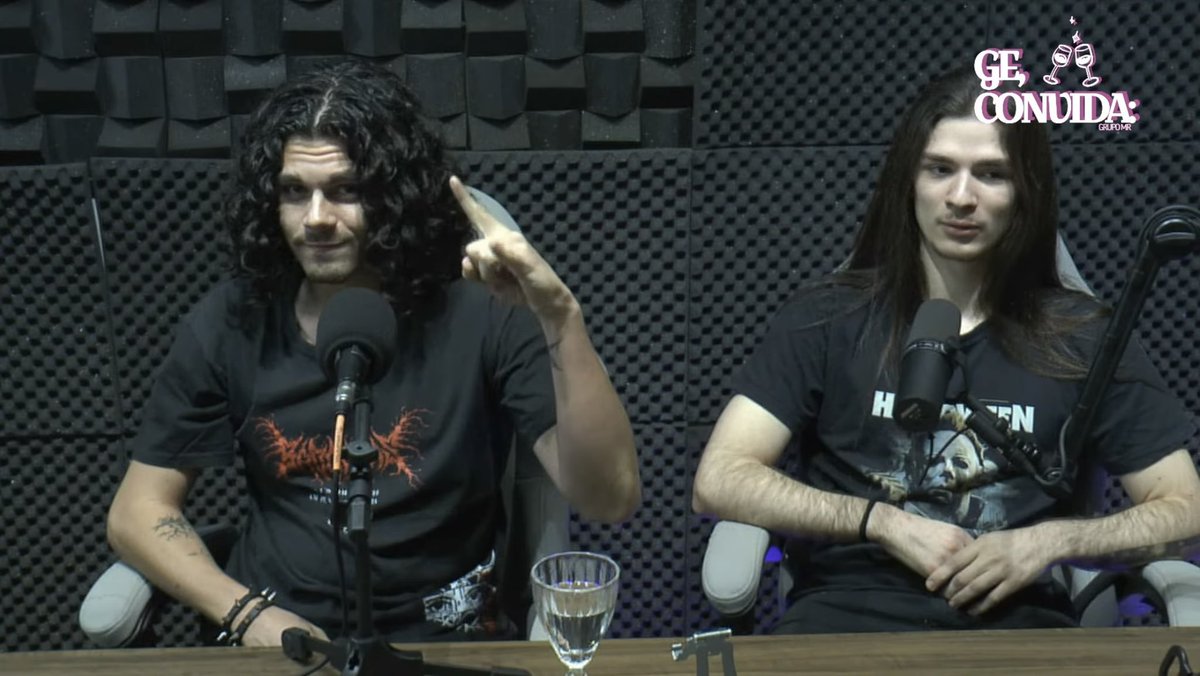 sixstringsdeath's tweet image. e eu que fui no meu primeiro podcast junto dos meus manos voidreds