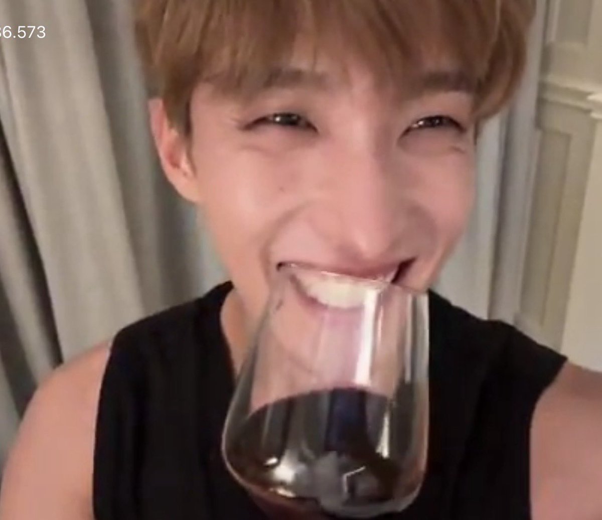 Sarah 🌻 tweet media