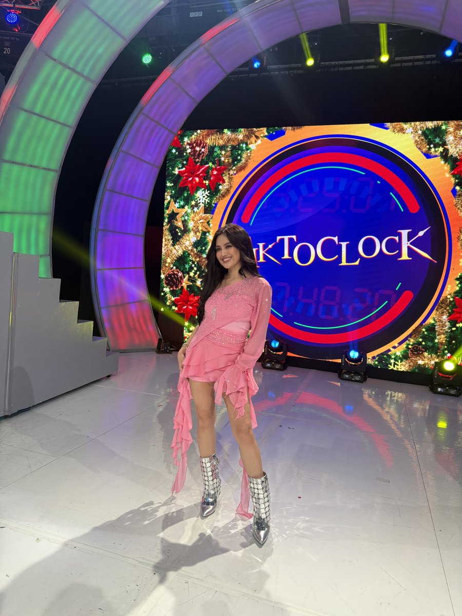 MyJapsmin's tweet photo. Pretty in pink @MyJaps 

#SIMULAJulieAnne
KWENTO NG SIMULA NI JULIE
#JulieAnneSanJose https://t.co/6IP0CR5UQW