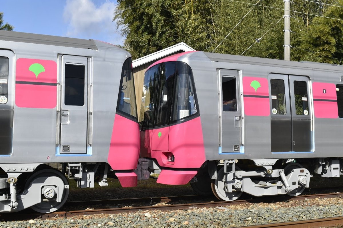 臨9772レ
DD200-9+ヨ+都営12-600形+ヨ
東京都交通局.都営大江戸線12-600形 12-941F 日車出場甲種輸送