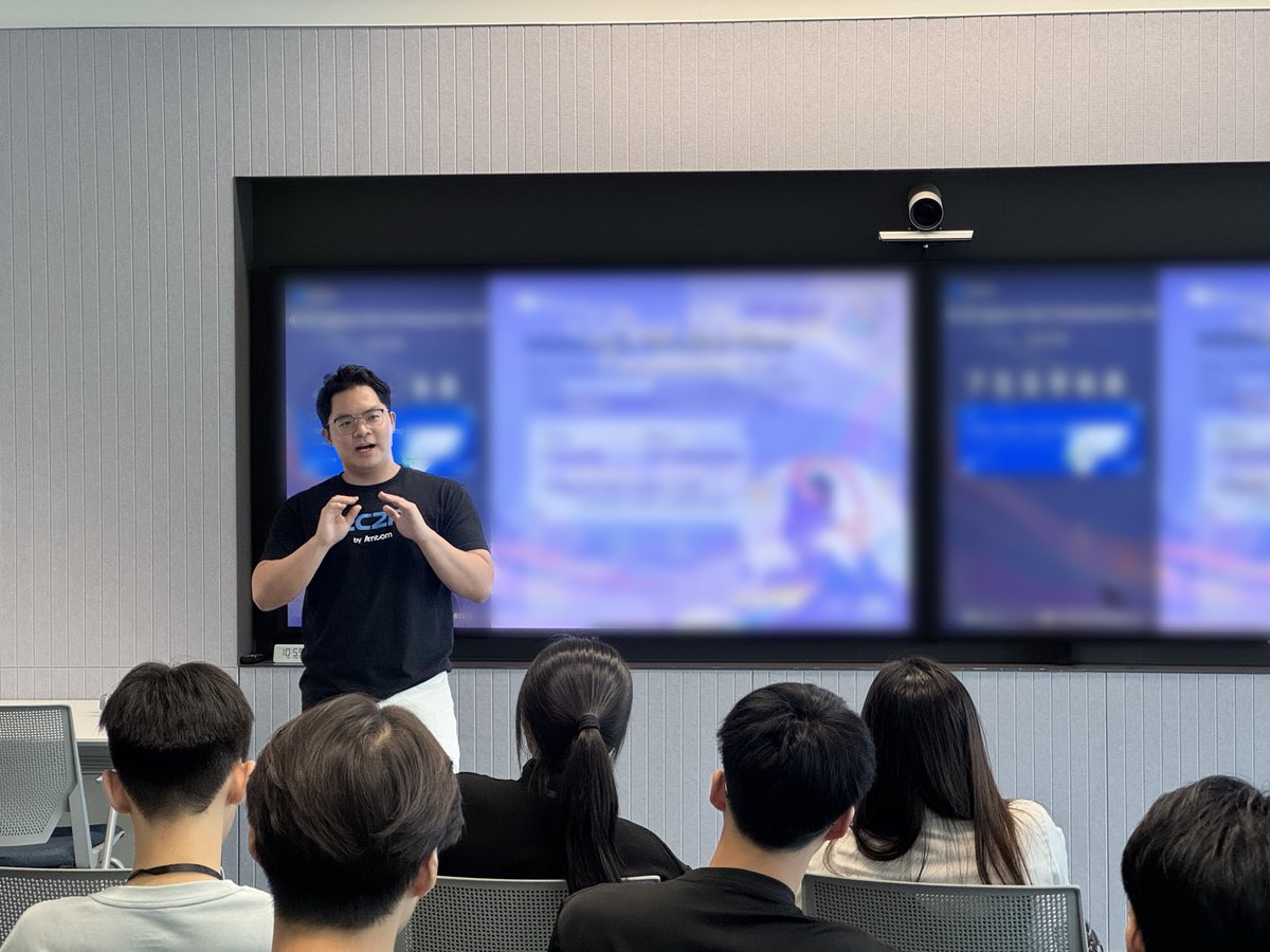 2c2p's tweet image. Last week, we had the opportunity to host Year 1 and Year 2 students from Republic Polytechnic&apos;s Diploma in Financial Technology programme.✨

We hope the session was both insightful and inspiring!

Curious about opportunities at 2C2P? Learn more here 👉 na2.hubs.ly/H02gsZB0