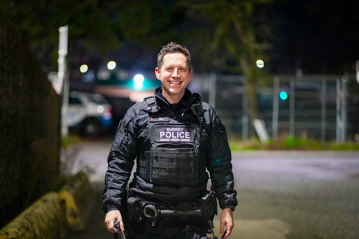 BeyondThePost's tweet image. My team! #District5 #Patrol #SPS

A repost from Surrey Police Service on Facebook: 

Patrolling with a smile, you might run into Cst. Bolderson while he walks the beat keeping Surrey residents safe. #ViewsFromtheFrontline