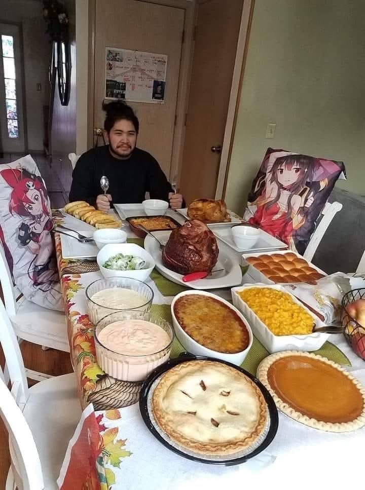 Just want to say happy thanksgiving to everyone I know imma have a good one 😭