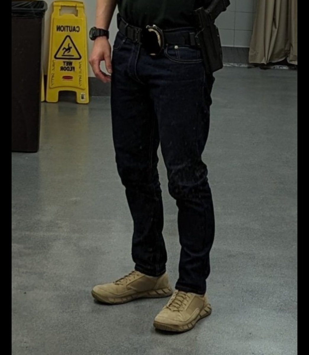 FinDom Cop tweet media