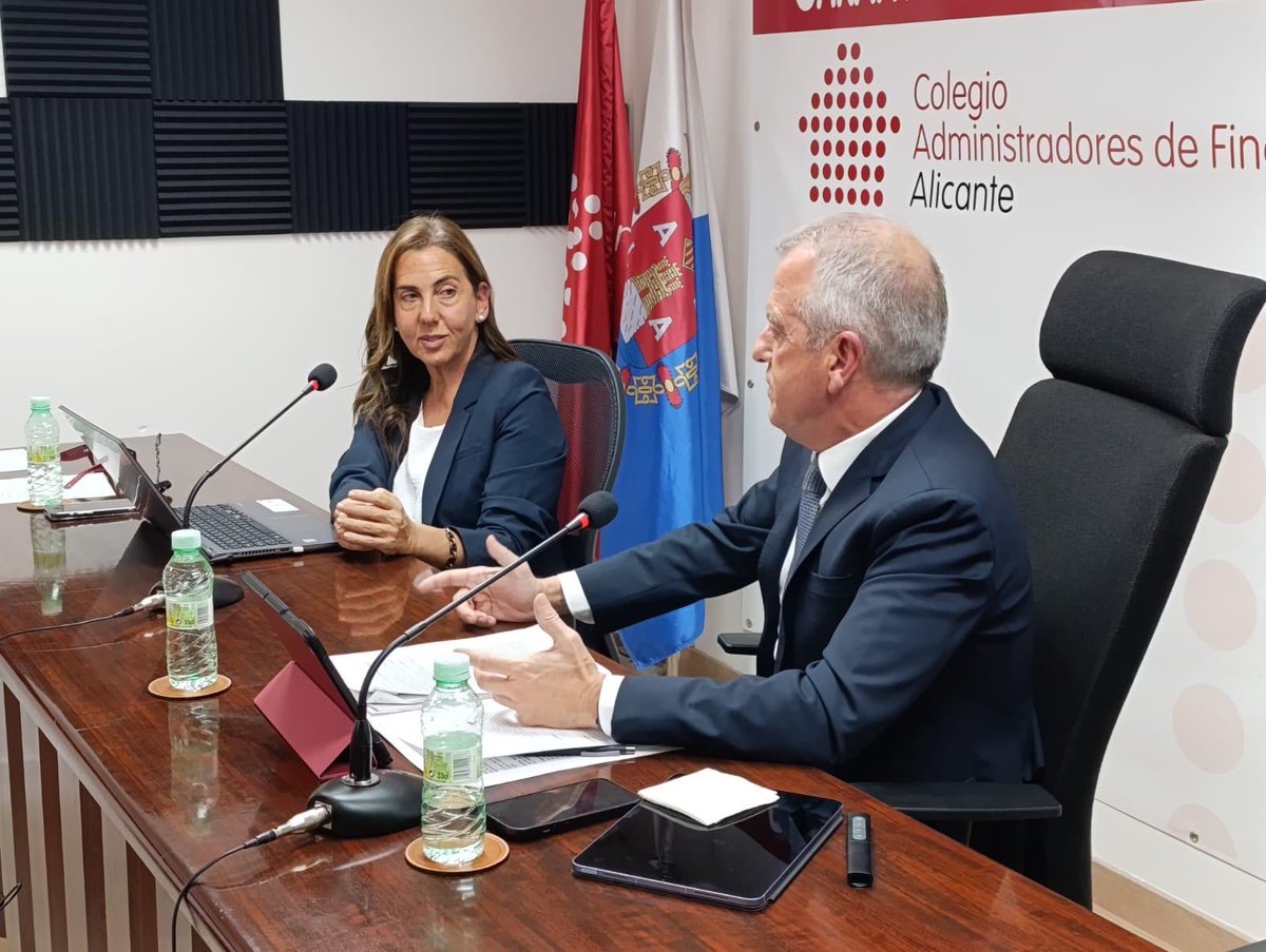 Tratando cuestiones relacionadas con los números de registro único de alquiler  con María Dolores Delgado de Molina en @coafaAlicante. Ha sido un verdadero placer.