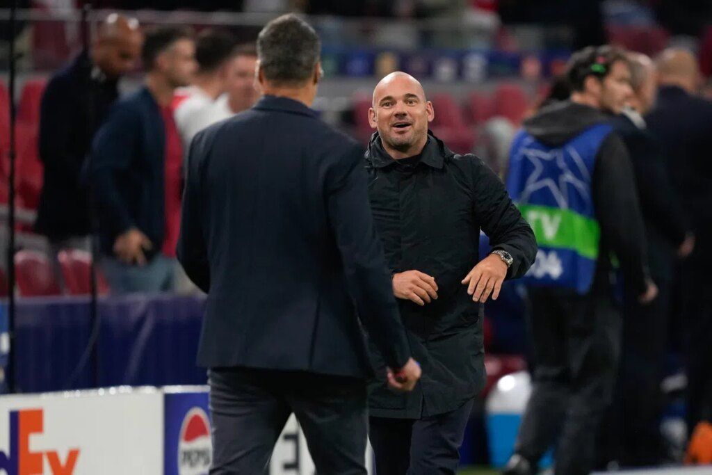 nlsportnieuwsnl's tweet image. Sneijder tipt Ajax in Adelaarshorst: ‘Dan is hij hartstikke welkom in Amsterdam’ - #Ajax #AFCAjax #WijZijnAjax #JohanCruijffArena #Ajacied #AFC1900 #AjaxAmsterdam - NLSportnieuws.NL - buff.ly/28yvd1z