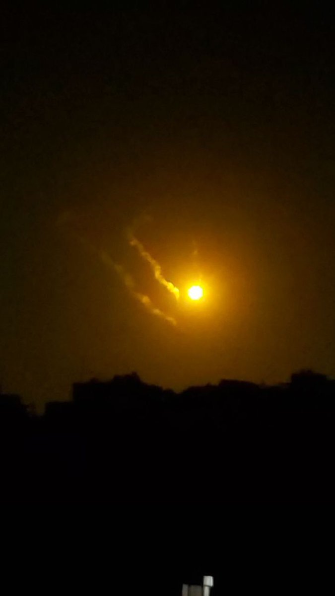 Breaking | Israeli occupation forces fire flares over the northern Gaza Strip.