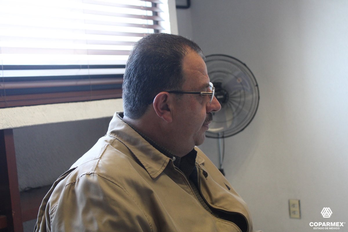 COPARMEX_Edomex's tweet image. 👥 ¡Socios #COPARMEXEdoMex! 

🙋🏻‍♂️ Nuestro Presidente, @julianniembro, continúa fortaleciendo lazos y reafirmando el compromiso de trabajar por un entorno empresarial más sólido y próspero para todos nuestros #socios.