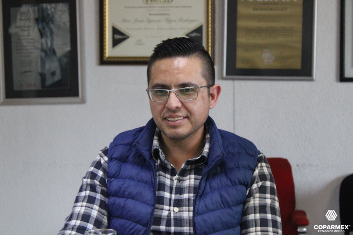 COPARMEX_Edomex's tweet image. 👥 ¡Socios #COPARMEXEdoMex! 

🙋🏻‍♂️ Nuestro Presidente, @julianniembro, continúa fortaleciendo lazos y reafirmando el compromiso de trabajar por un entorno empresarial más sólido y próspero para todos nuestros #socios.