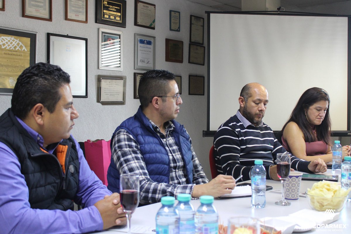 COPARMEX_Edomex's tweet image. 👥 ¡Socios #COPARMEXEdoMex! 

🙋🏻‍♂️ Nuestro Presidente, @julianniembro, continúa fortaleciendo lazos y reafirmando el compromiso de trabajar por un entorno empresarial más sólido y próspero para todos nuestros #socios.