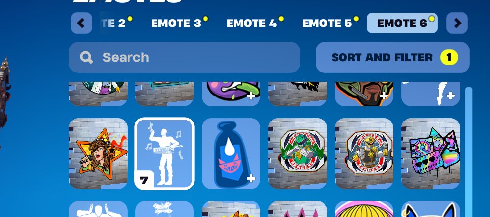 Eltien02's tweet photo. Seven I thought they were only six slots for emotes https://t.co/WXYLwLaOVB