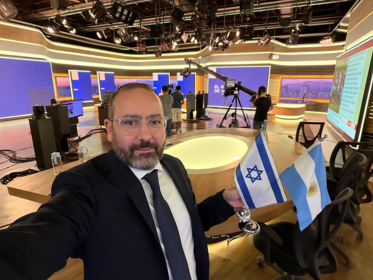 Les comparto mi entrevista con <a href="/edufeiok/">Eduardo Feinmann</a>.
 youtube.com/watch?v=viRBF0…