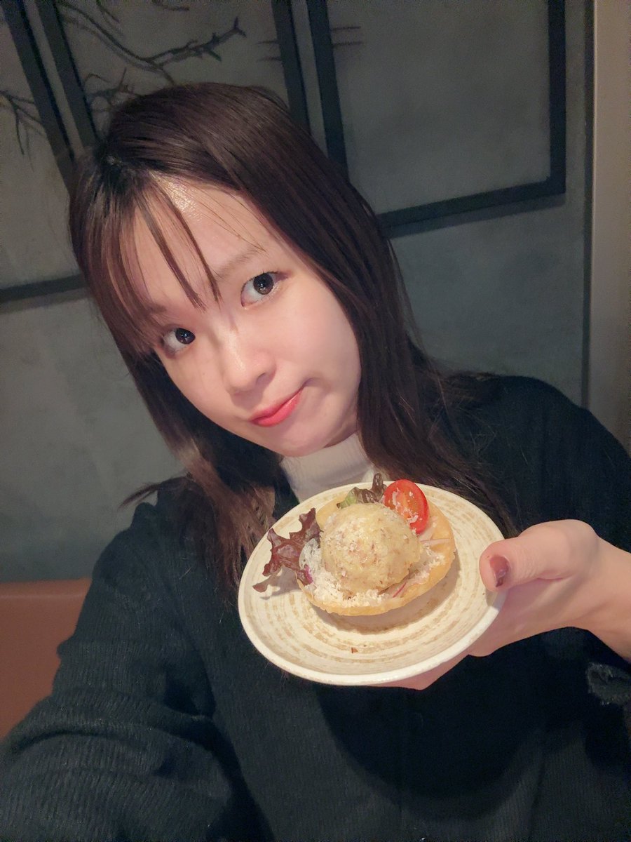 mana0v0mana's tweet image. おはようございます😃

今月のスケジュール🗓️
11/30(日)21:00〜22:00ミクチャで配信（1年ぶりのソロ配信）
11/30(日)23:59まで
　クリスマスプレゼントの応募です🎁
引用元参照↓